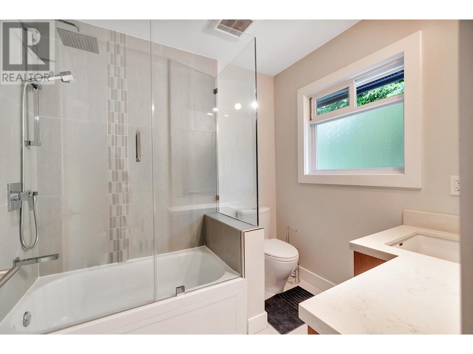 












701 KENWOOD ROAD

,
West Vancouver,




British Columbia
V7S1S7

