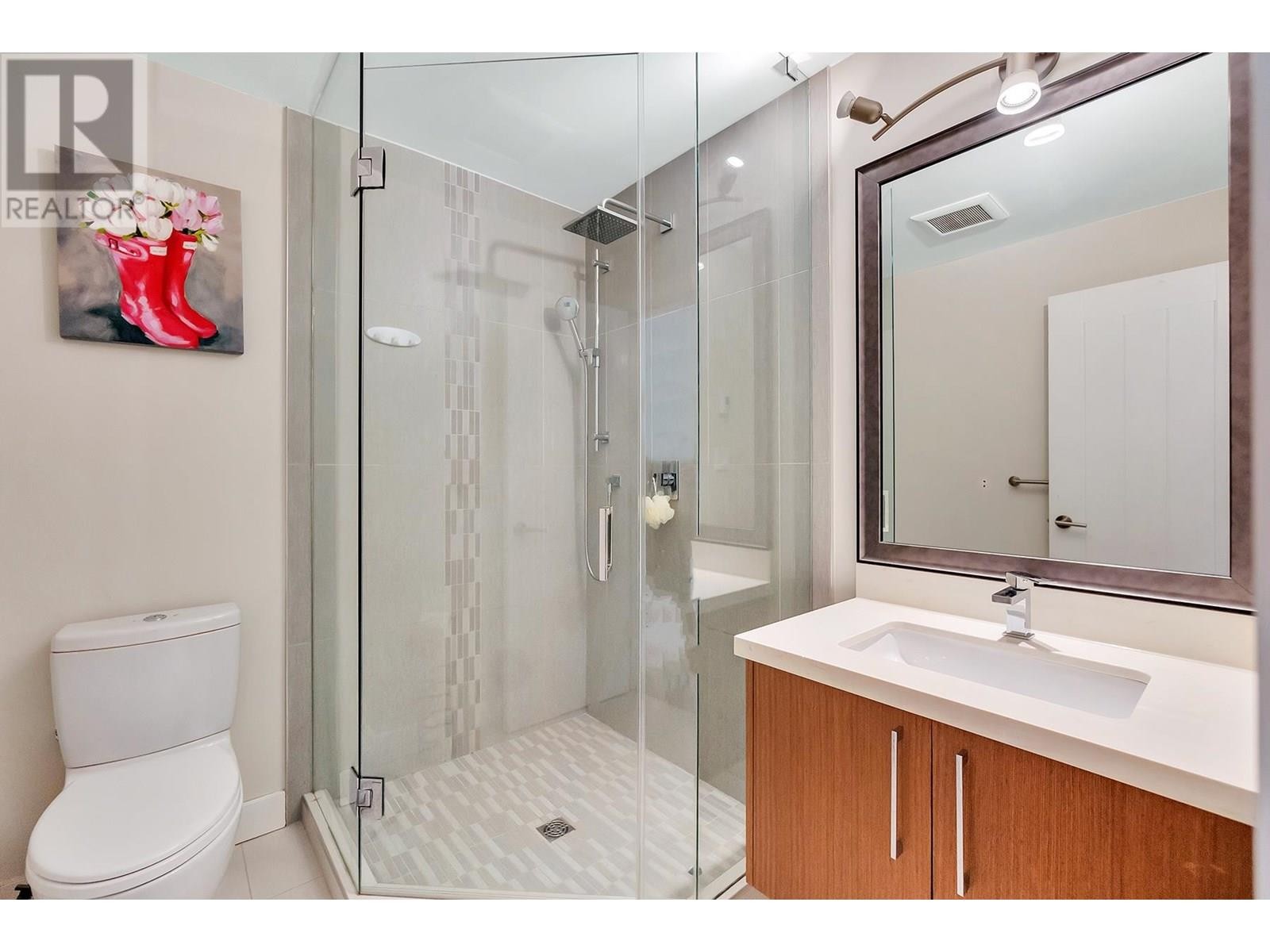 












701 KENWOOD ROAD

,
West Vancouver,




British Columbia
V7S1S7

