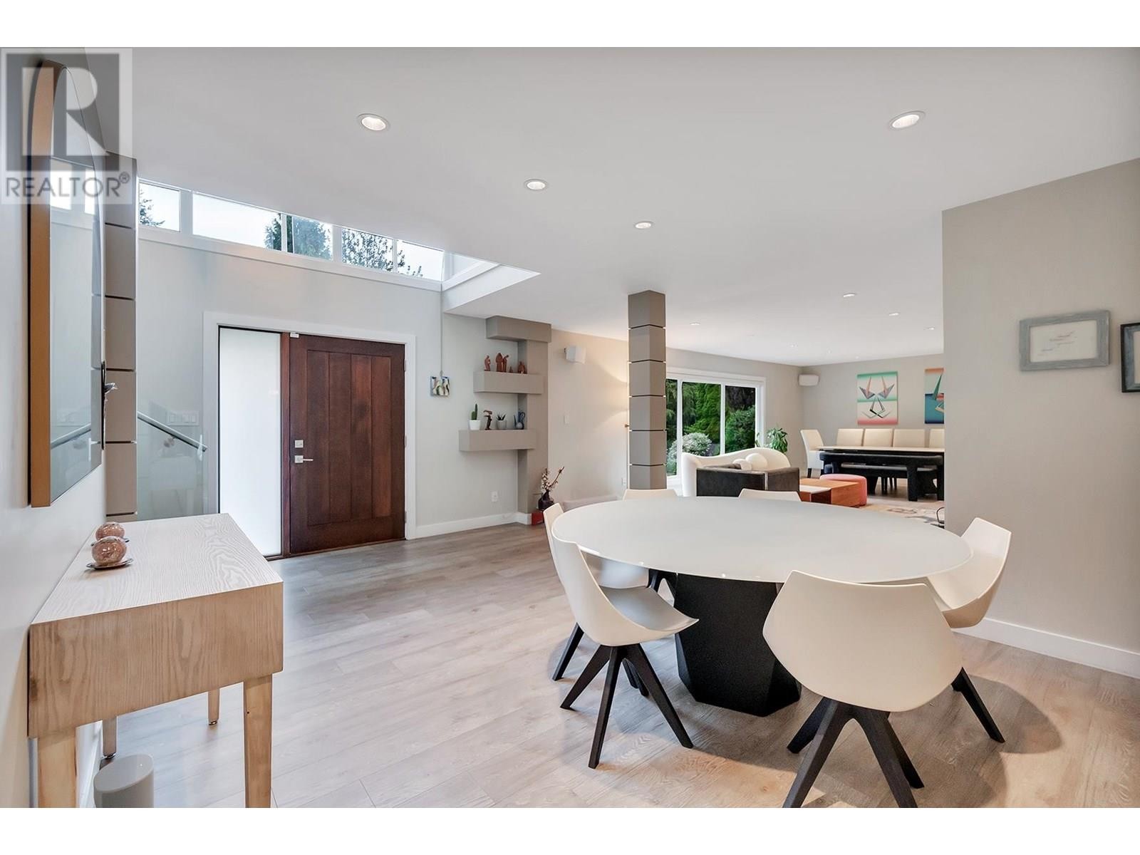 












701 KENWOOD ROAD

,
West Vancouver,




British Columbia
V7S1S7

