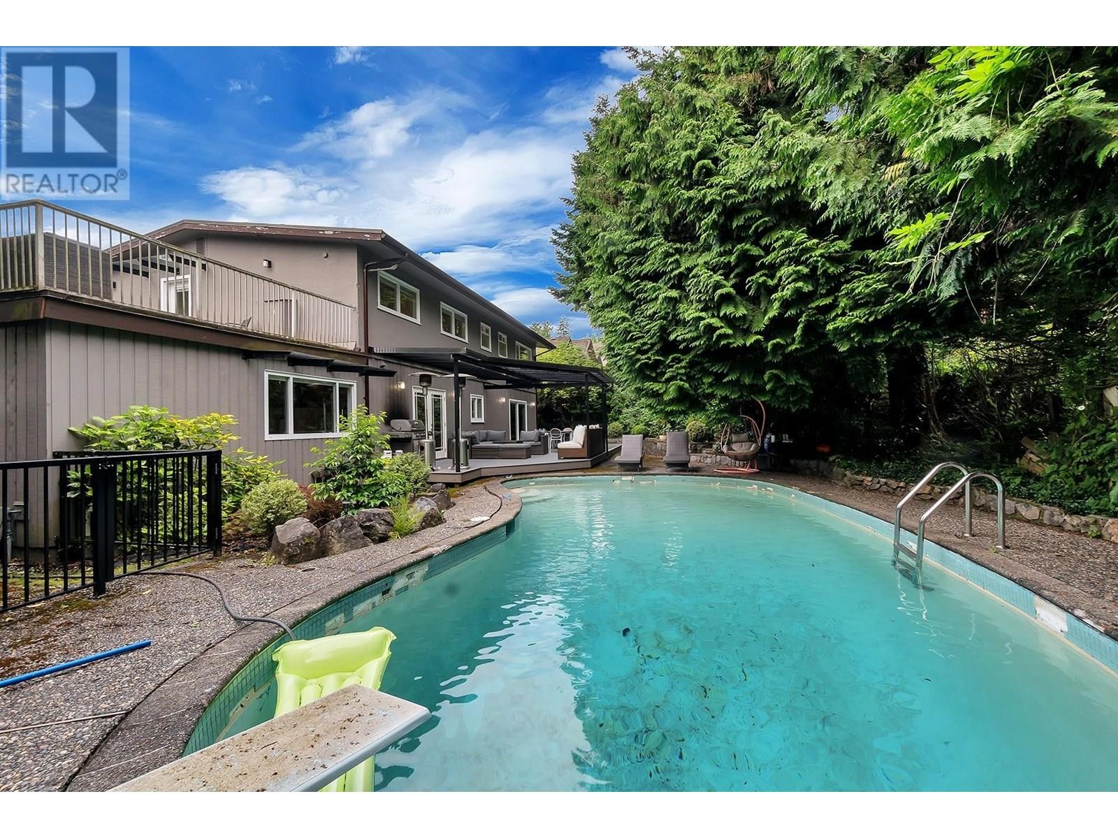 












701 KENWOOD ROAD

,
West Vancouver,




British Columbia
V7S1S7

