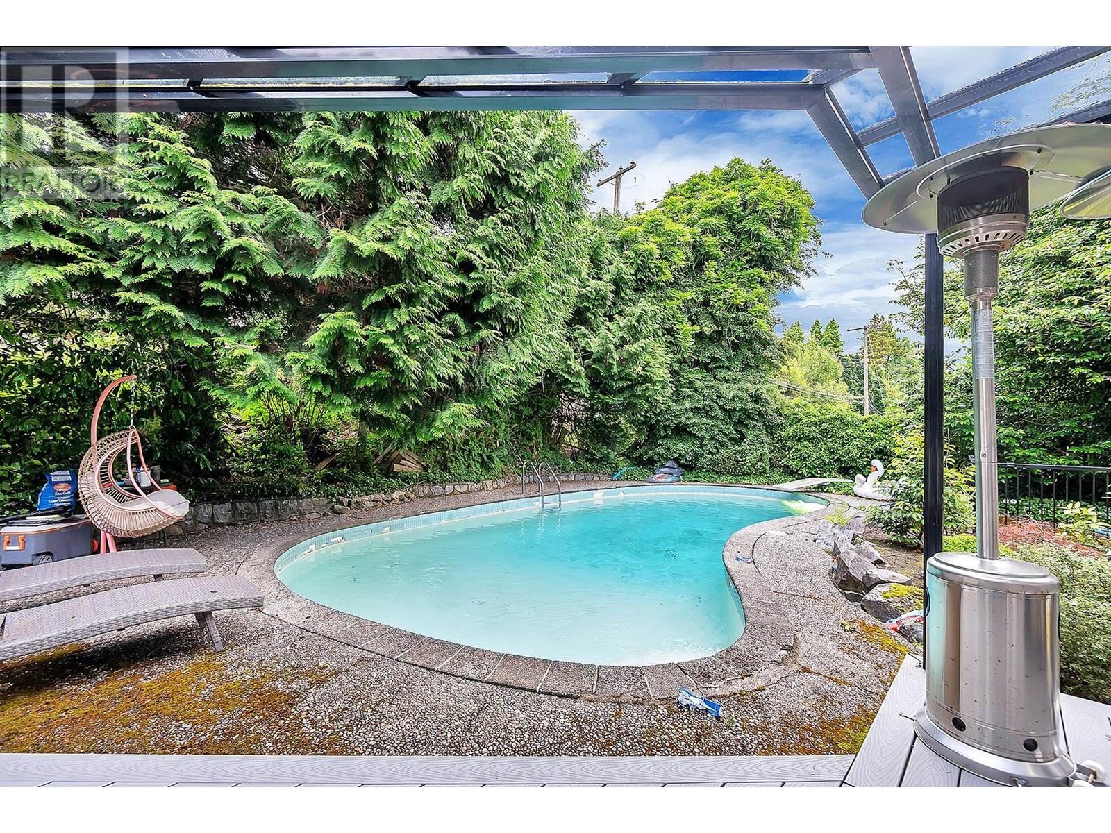 












701 KENWOOD ROAD

,
West Vancouver,




British Columbia
V7S1S7

