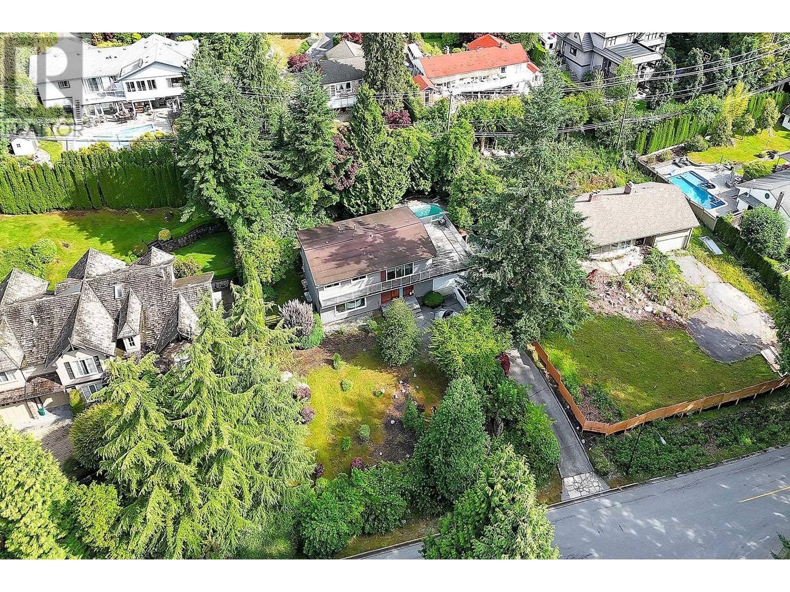 












701 KENWOOD ROAD

,
West Vancouver,




British Columbia
V7S1S7

