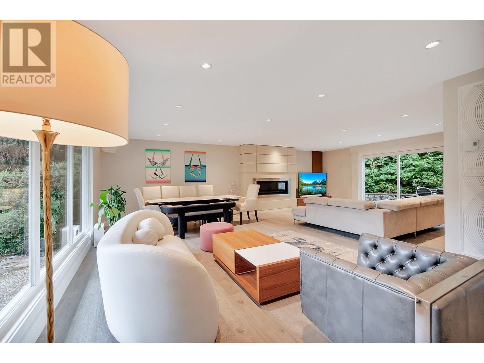 












701 KENWOOD ROAD

,
West Vancouver,




British Columbia
V7S1S7

