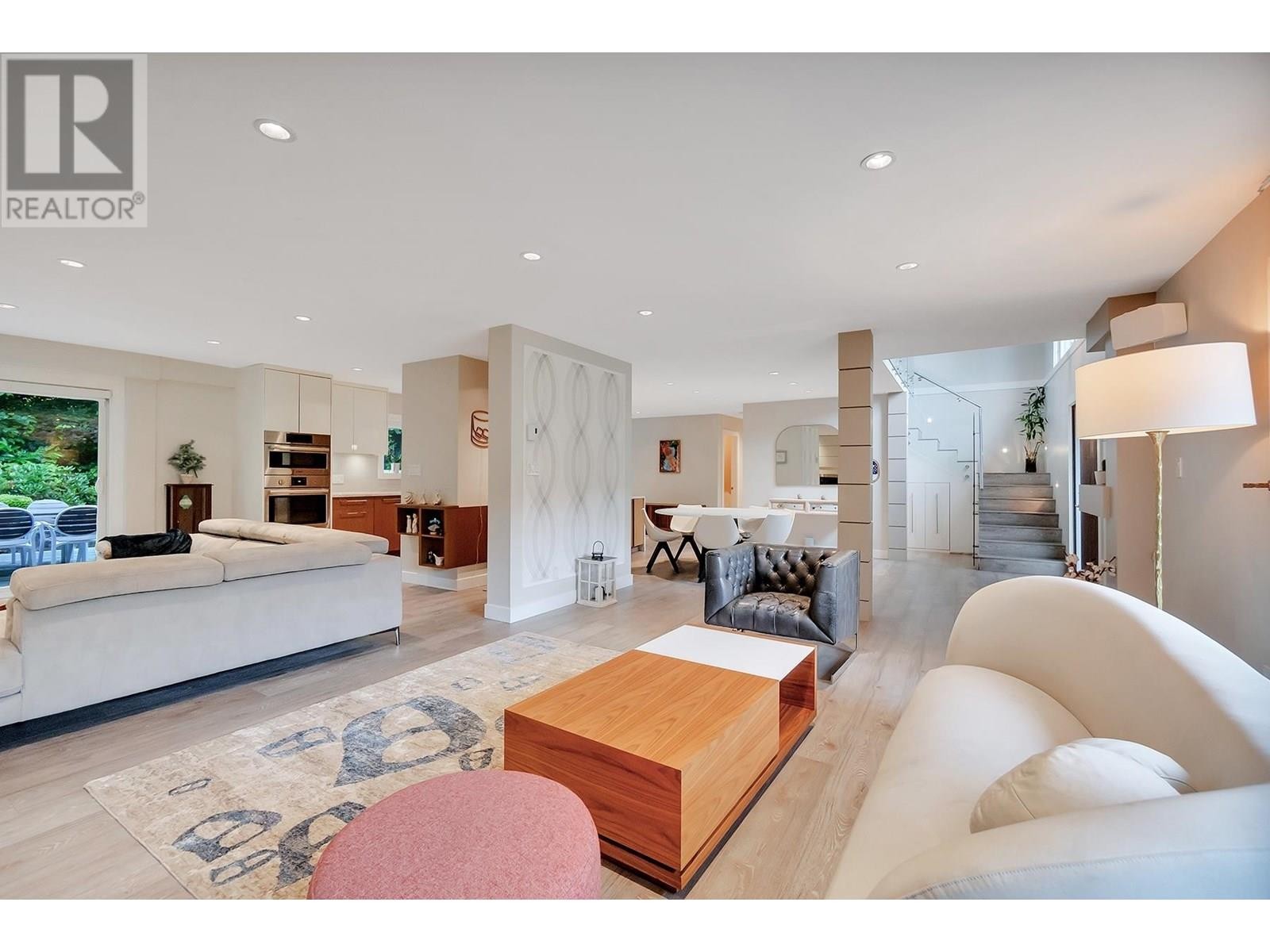 












701 KENWOOD ROAD

,
West Vancouver,




British Columbia
V7S1S7


