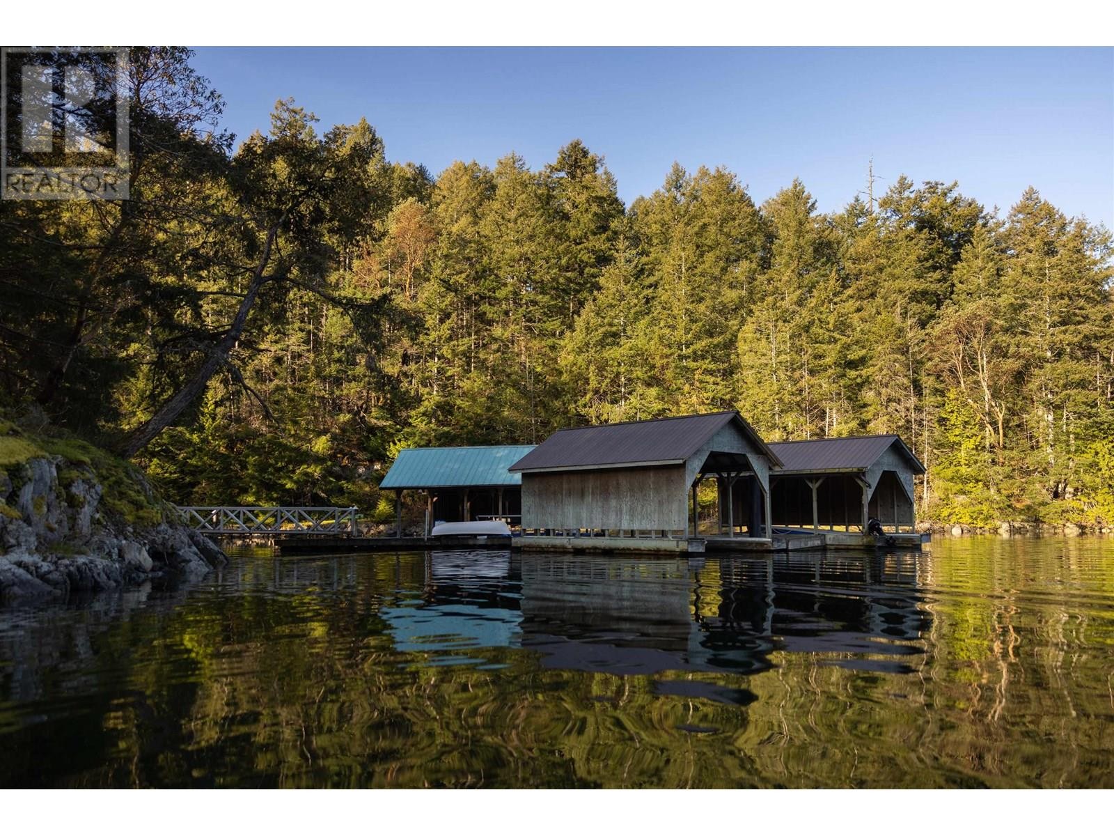 












Lot A-B TURNAGAIN ISLAND

,
Halfmoon Bay,




British Columbia
V7Z1B7

