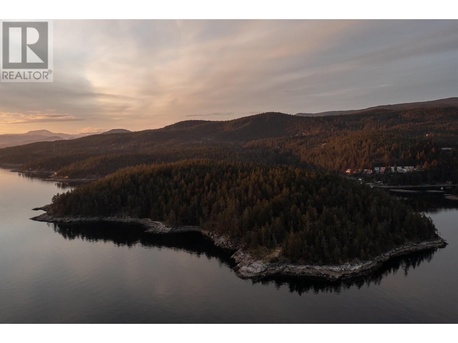 












Lot A-B TURNAGAIN ISLAND

,
Halfmoon Bay,




British Columbia
V7Z1B7

