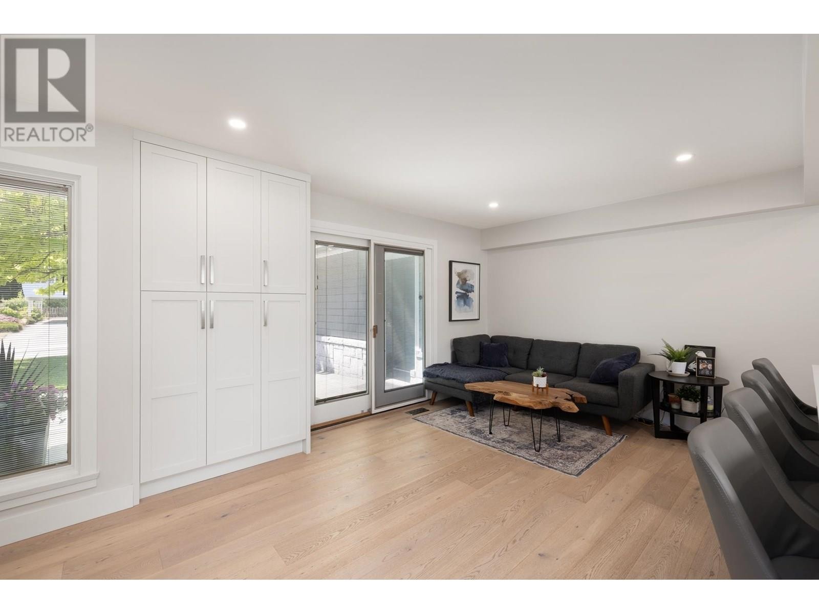 












2678 AILSA CRESCENT

,
North Vancouver,




British Columbia
V7K2B2

