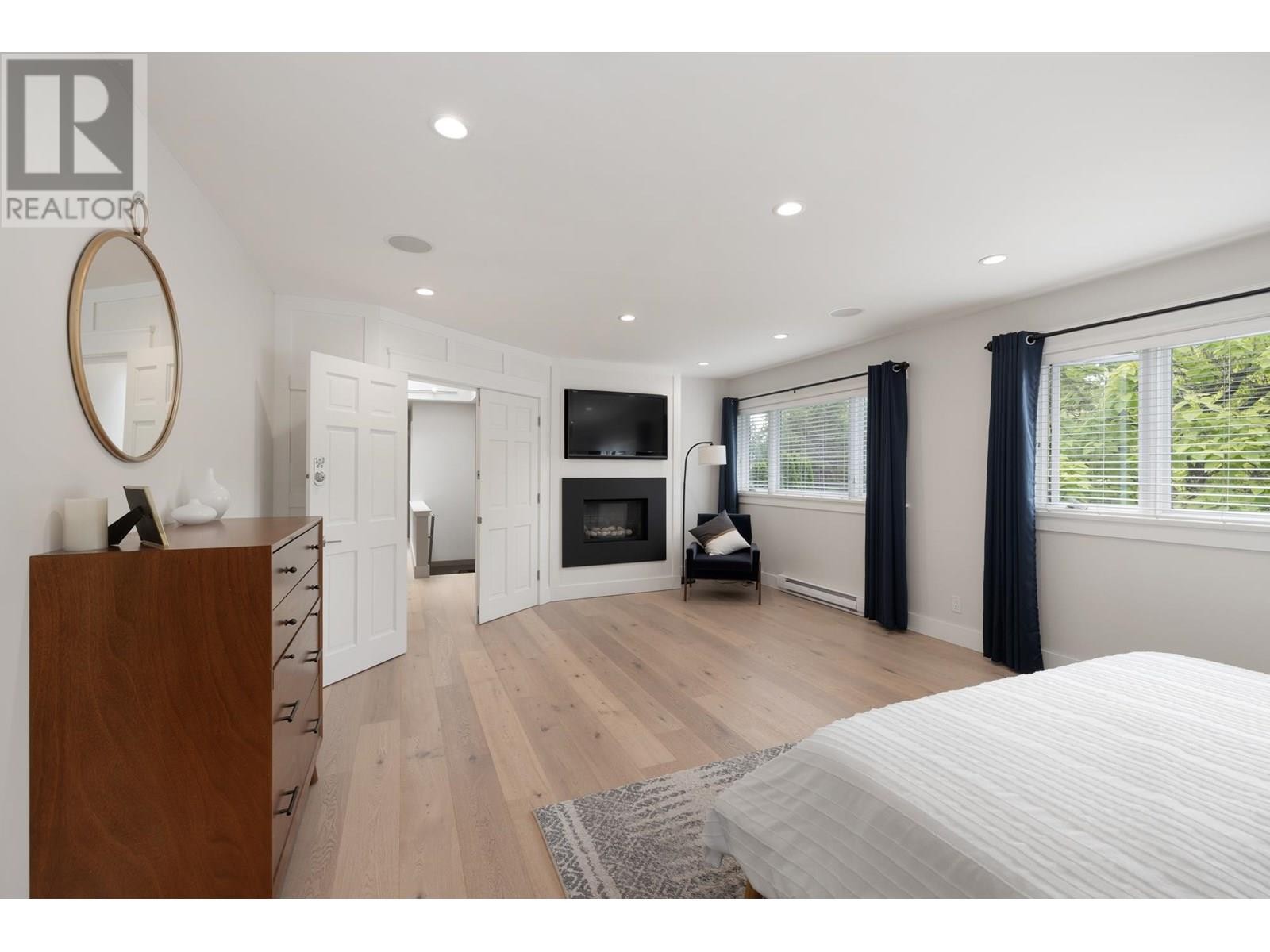 












2678 AILSA CRESCENT

,
North Vancouver,




British Columbia
V7K2B2

