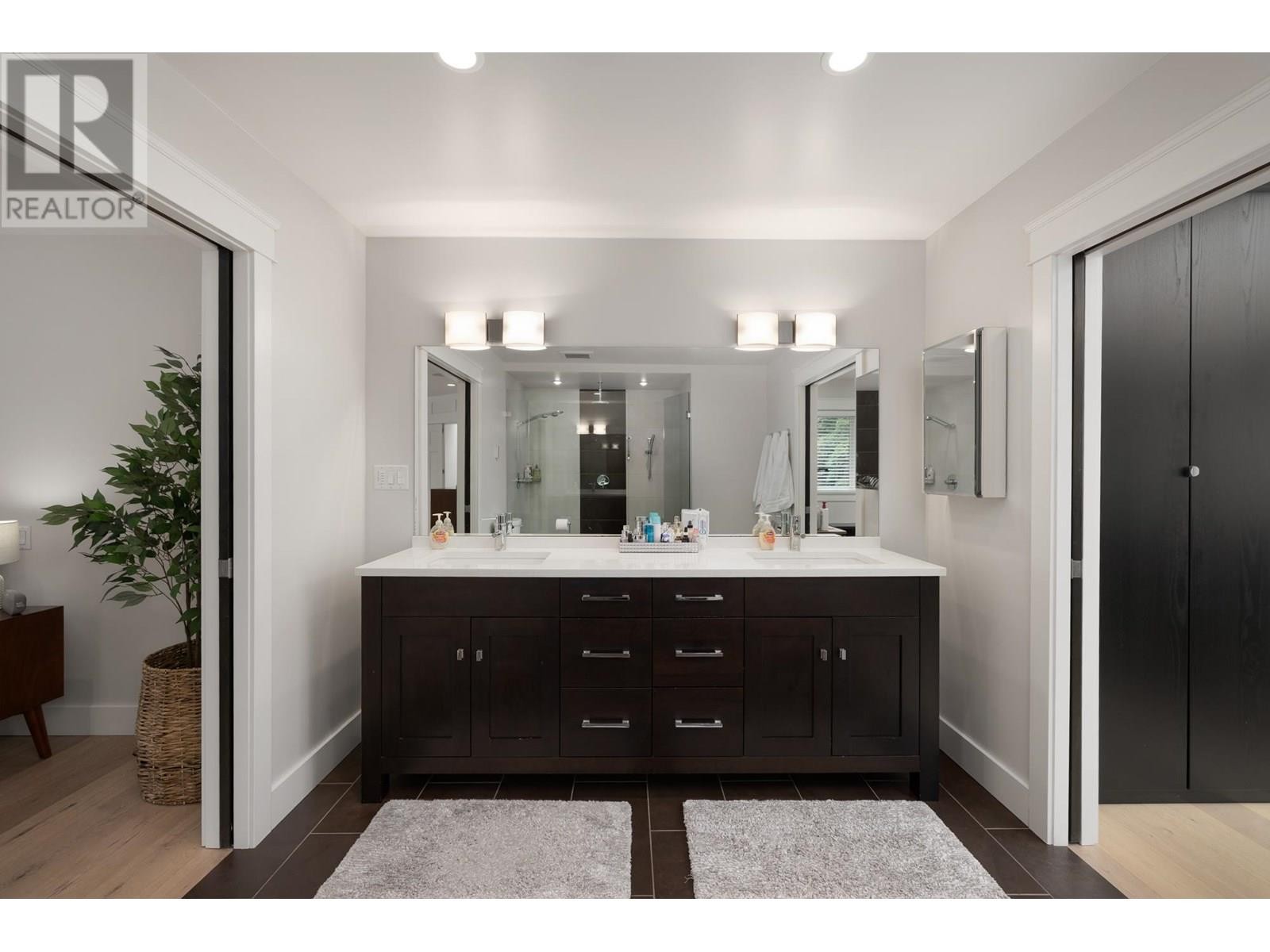 












2678 AILSA CRESCENT

,
North Vancouver,




British Columbia
V7K2B2

