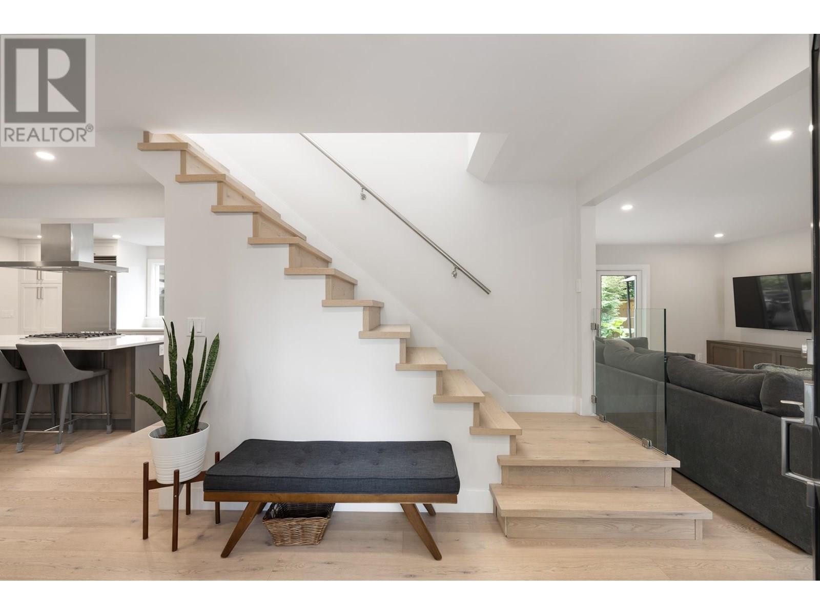 












2678 AILSA CRESCENT

,
North Vancouver,




British Columbia
V7K2B2

