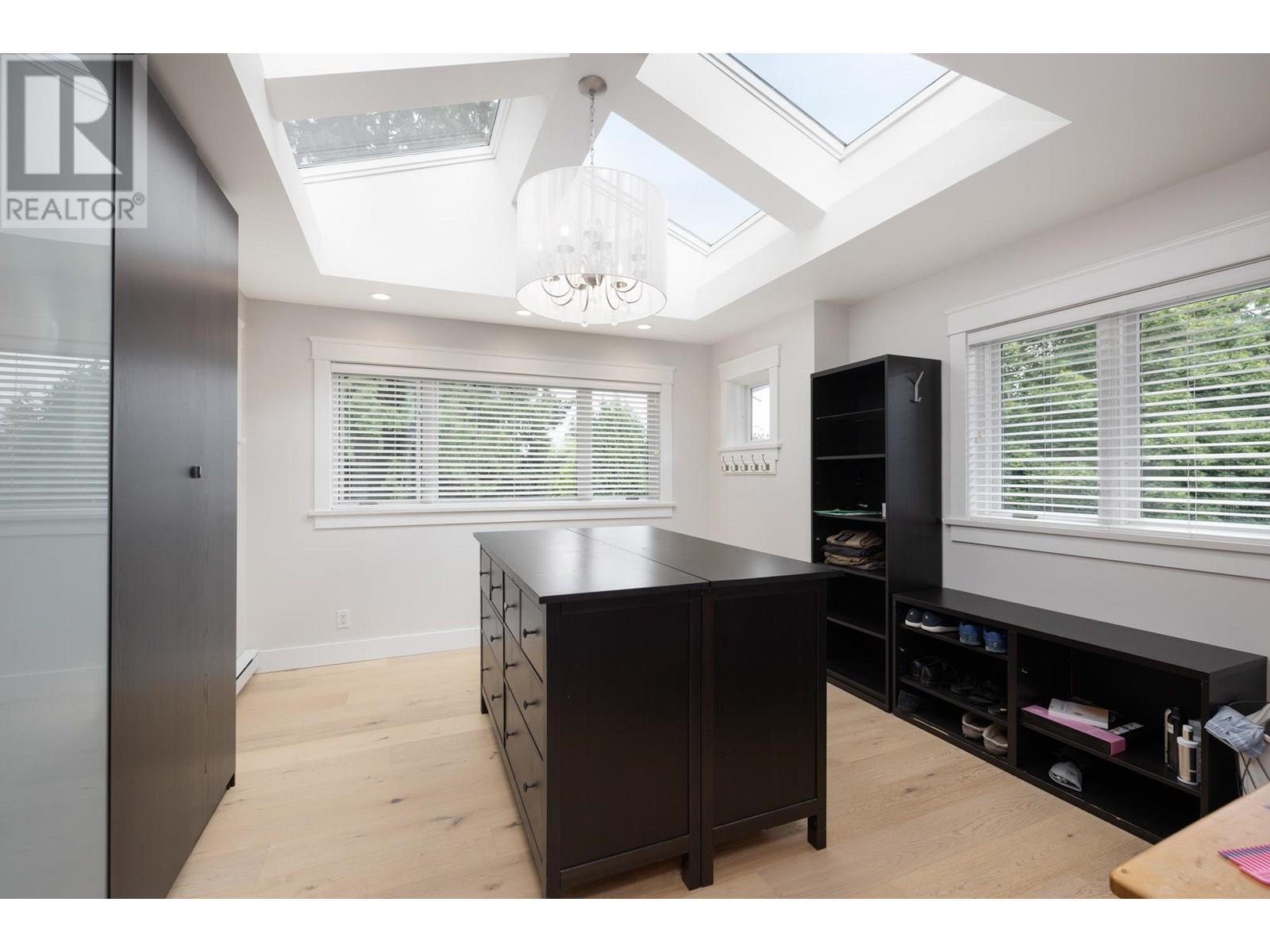 












2678 AILSA CRESCENT

,
North Vancouver,




British Columbia
V7K2B2

