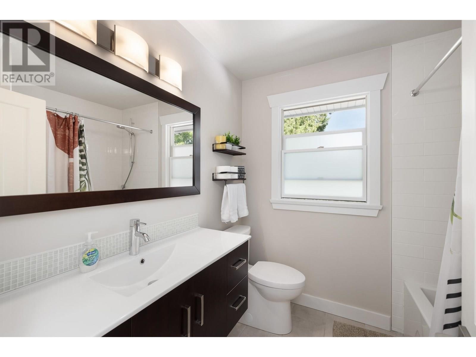 












2678 AILSA CRESCENT

,
North Vancouver,




British Columbia
V7K2B2

