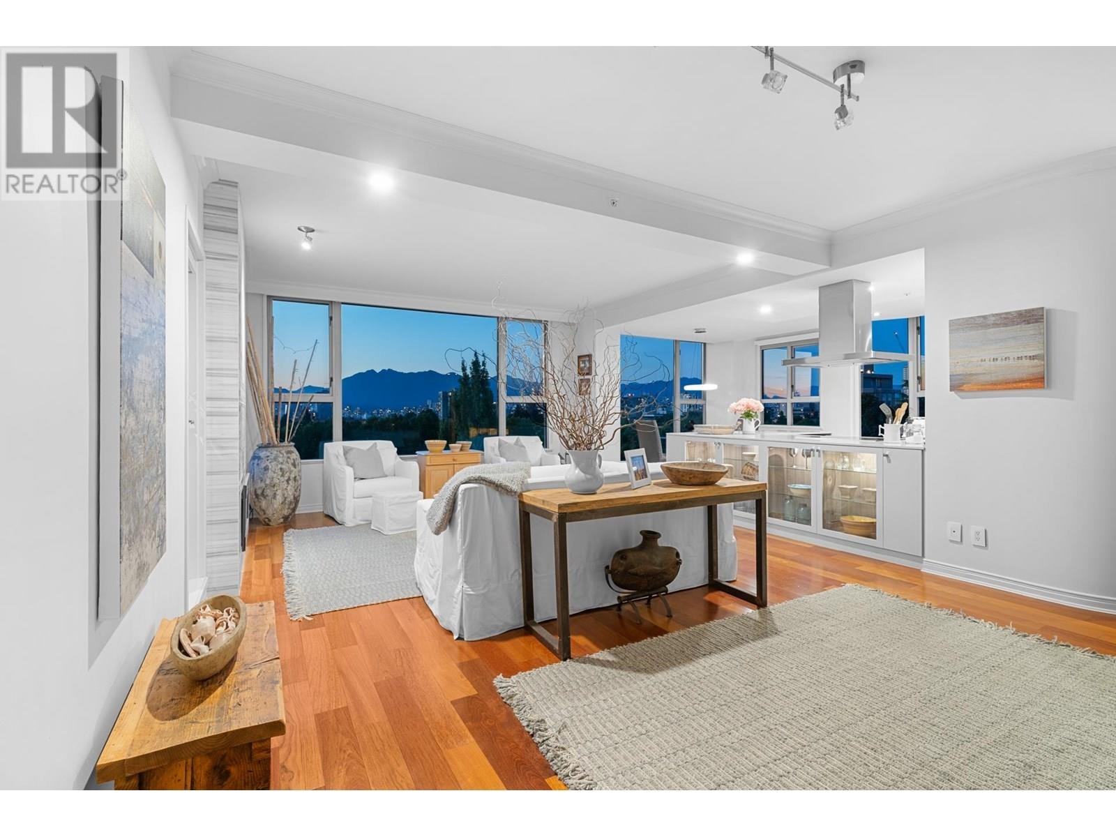 












700 1788 W 13TH AVENUE

,
Vancouver,




British Columbia
V6J2H1

