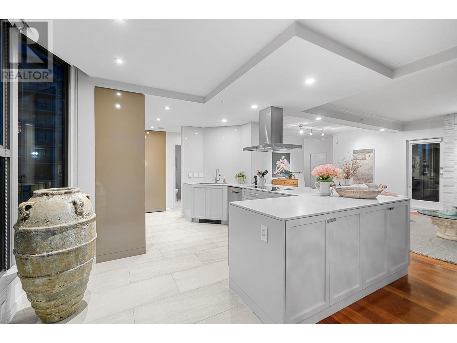 












700 1788 W 13TH AVENUE

,
Vancouver,




British Columbia
V6J2H1

