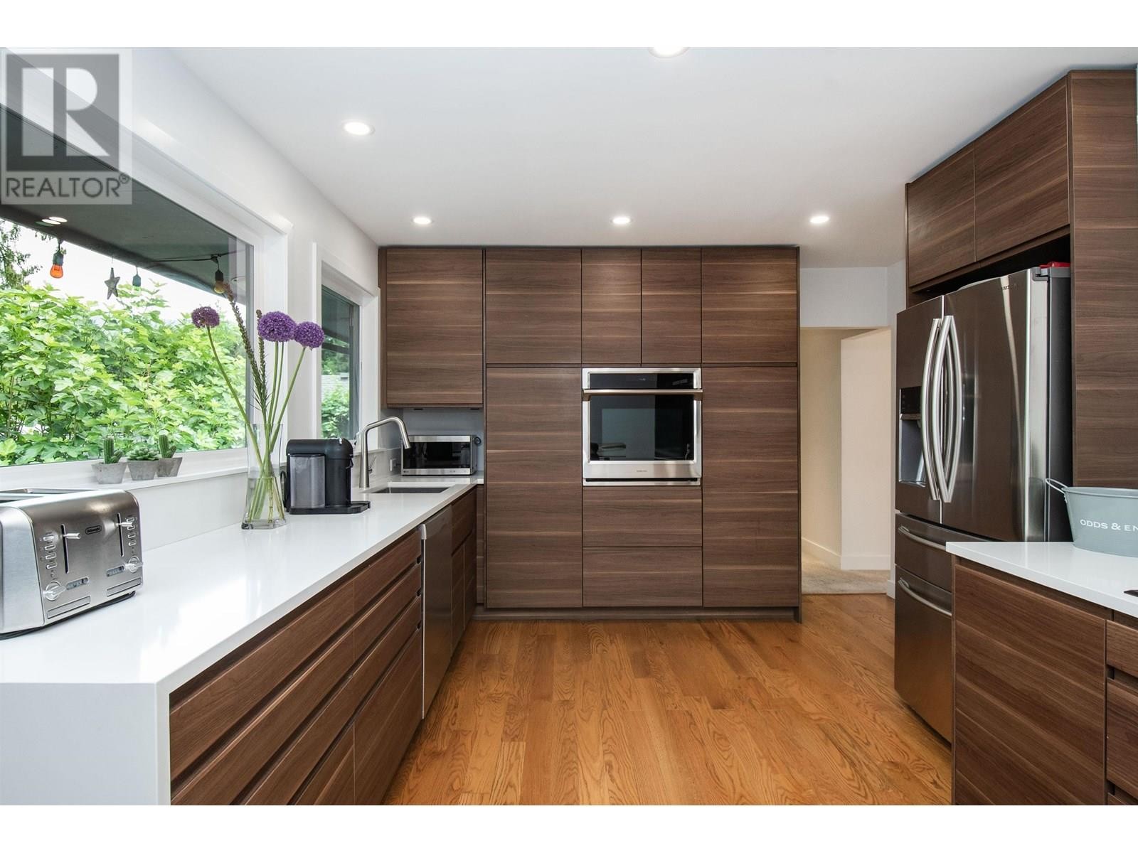 












3855 HILLCREST AVENUE

,
North Vancouver,




British Columbia
V7R4B7

