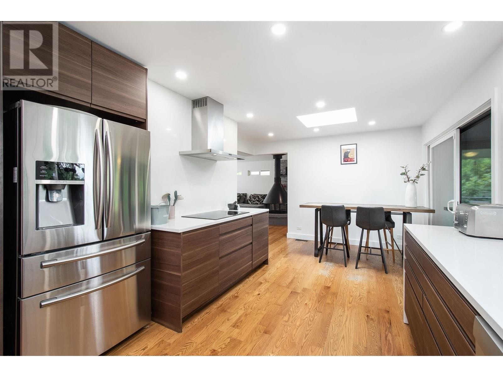 












3855 HILLCREST AVENUE

,
North Vancouver,




British Columbia
V7R4B7


