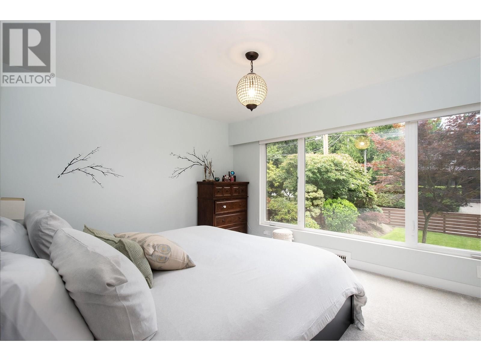 












3855 HILLCREST AVENUE

,
North Vancouver,




British Columbia
V7R4B7

