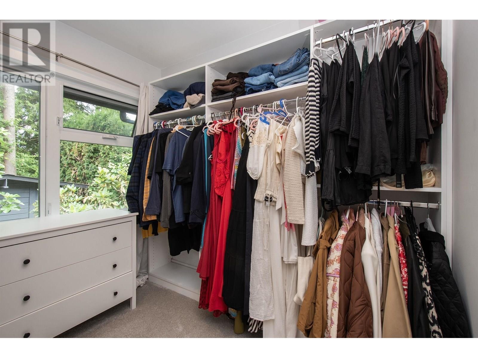 












3855 HILLCREST AVENUE

,
North Vancouver,




British Columbia
V7R4B7

