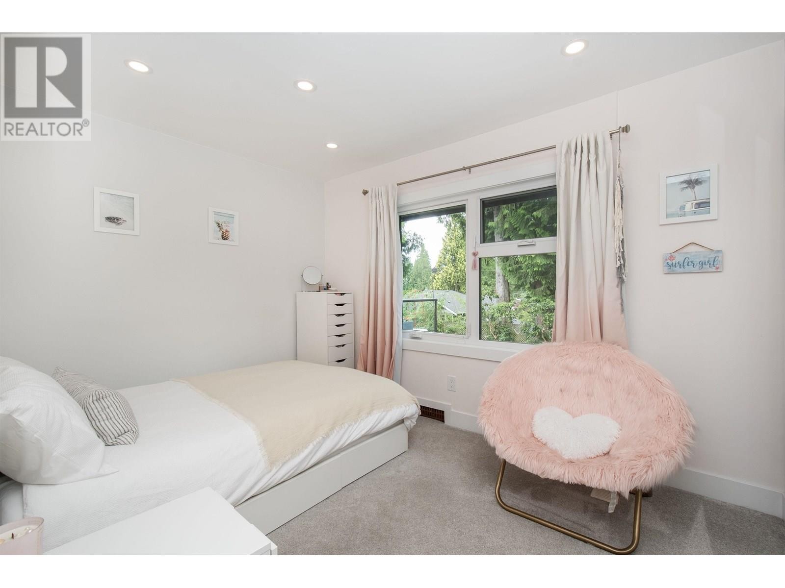 












3855 HILLCREST AVENUE

,
North Vancouver,




British Columbia
V7R4B7

