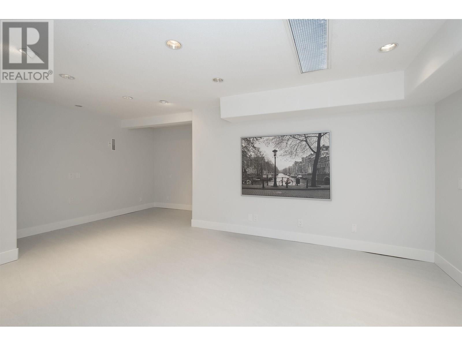 












3855 HILLCREST AVENUE

,
North Vancouver,




British Columbia
V7R4B7

