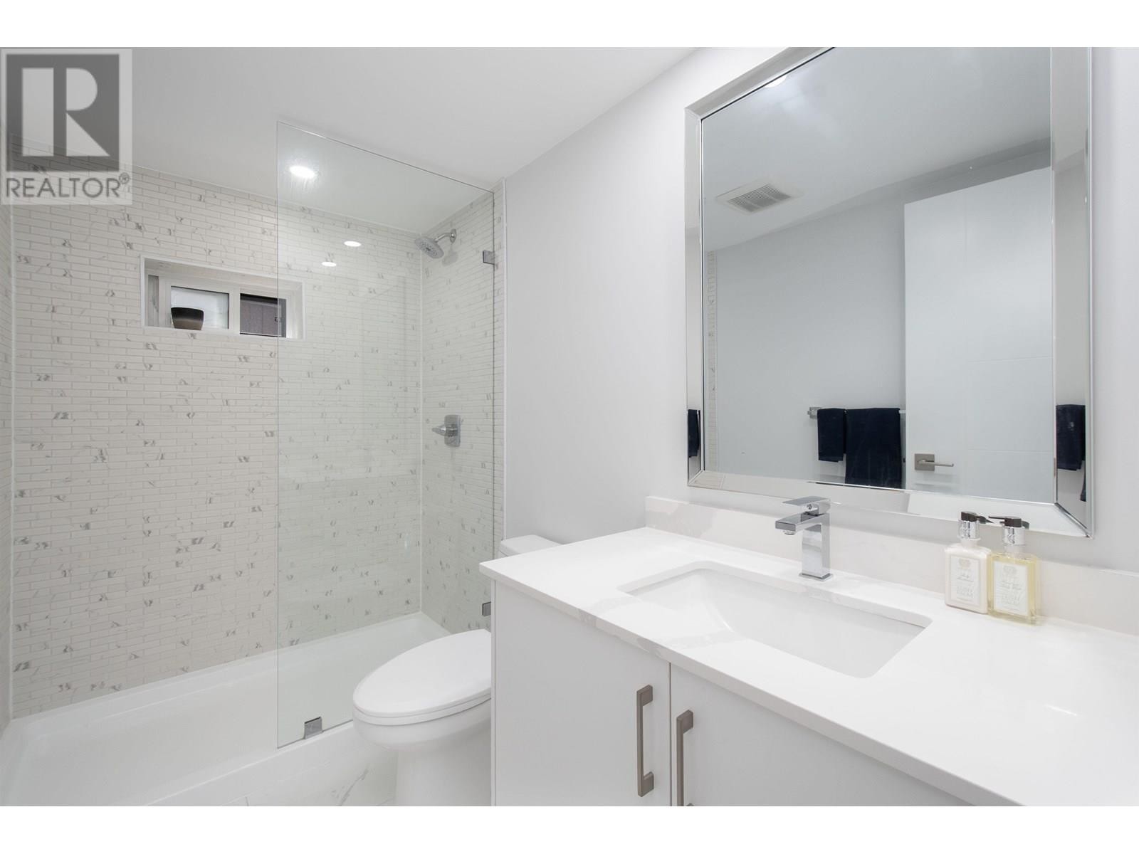












3855 HILLCREST AVENUE

,
North Vancouver,




British Columbia
V7R4B7


