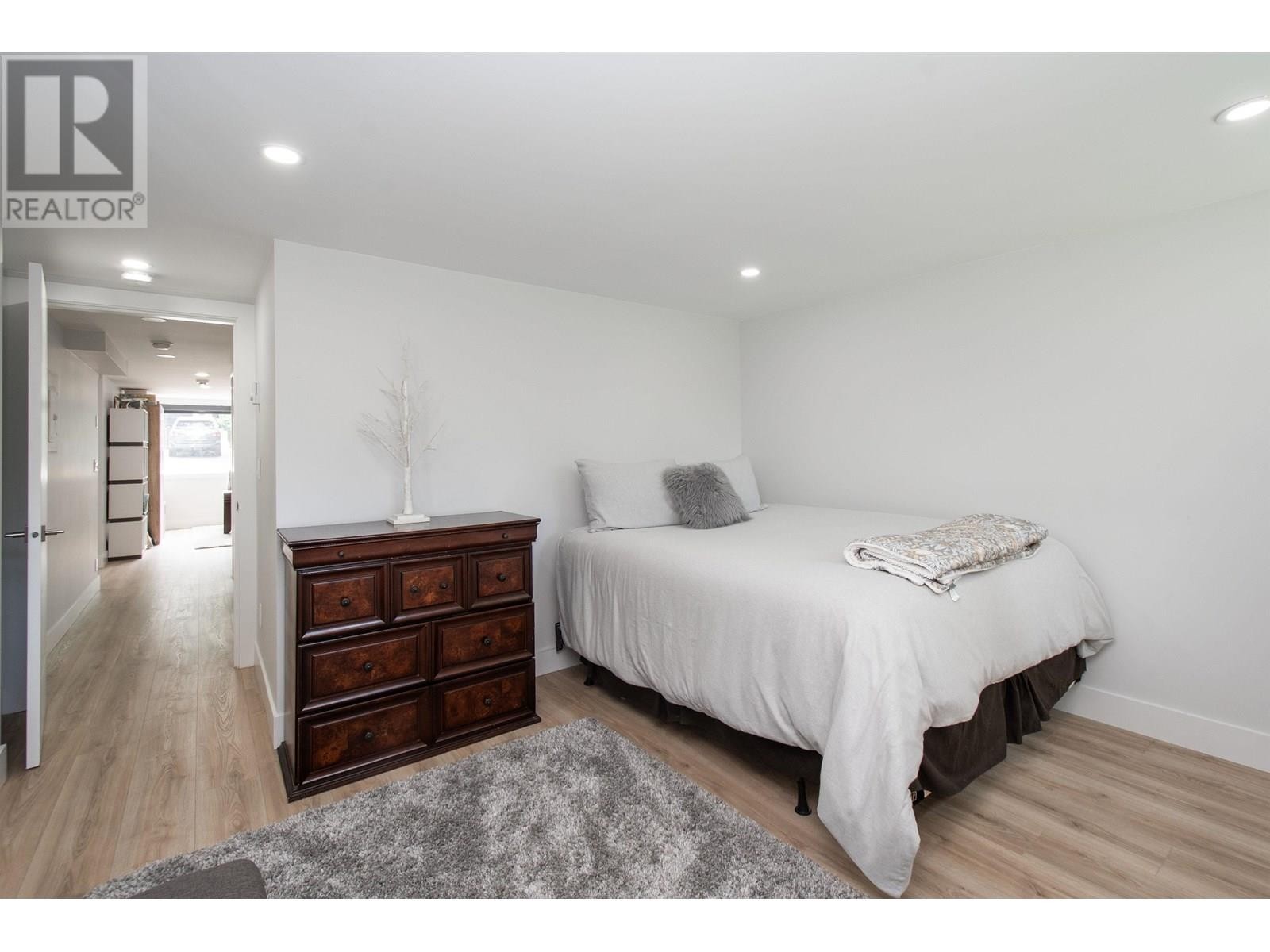












3855 HILLCREST AVENUE

,
North Vancouver,




British Columbia
V7R4B7

