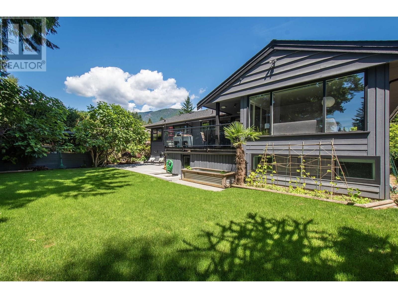 












3855 HILLCREST AVENUE

,
North Vancouver,




British Columbia
V7R4B7

