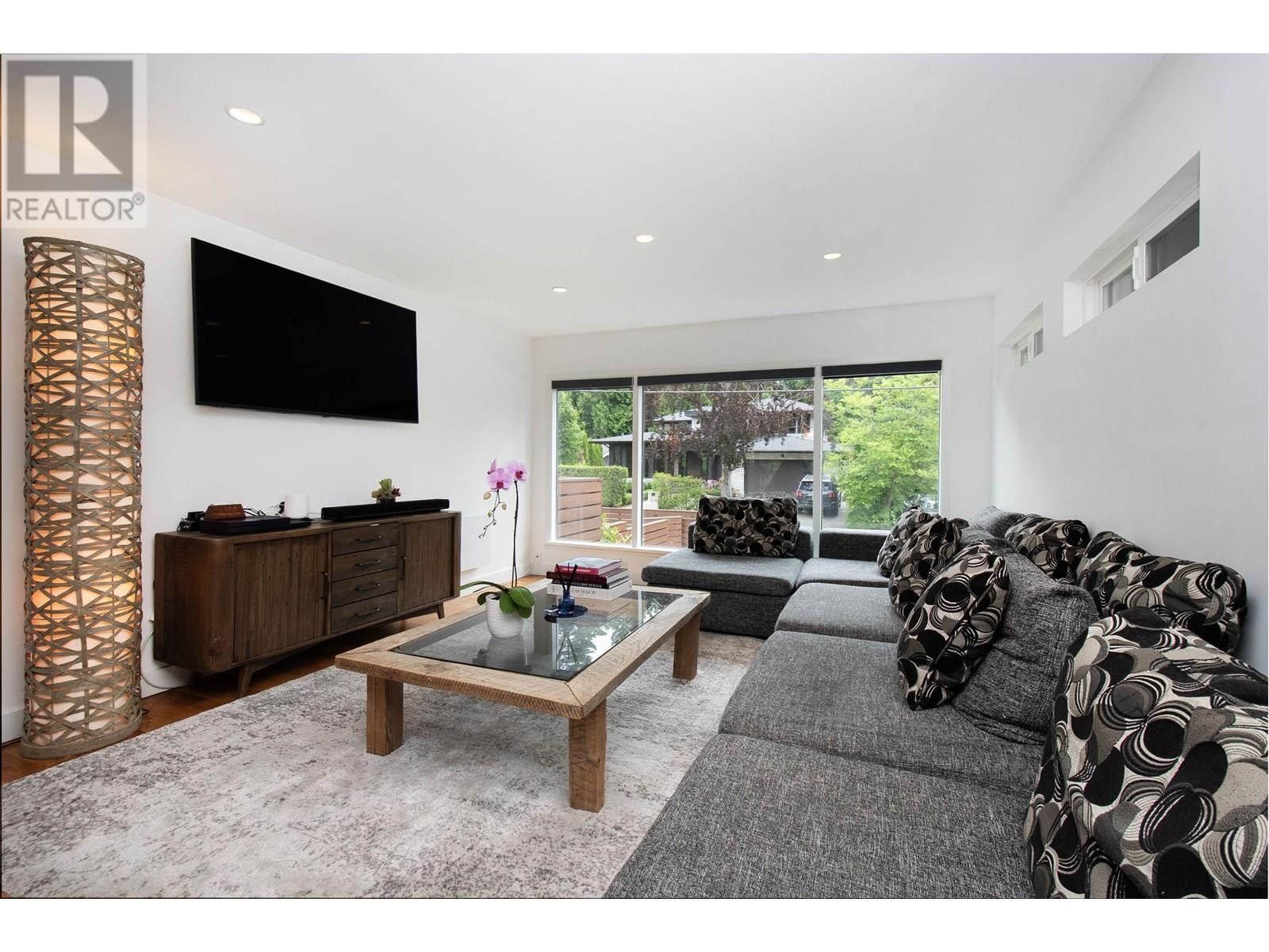 












3855 HILLCREST AVENUE

,
North Vancouver,




British Columbia
V7R4B7


