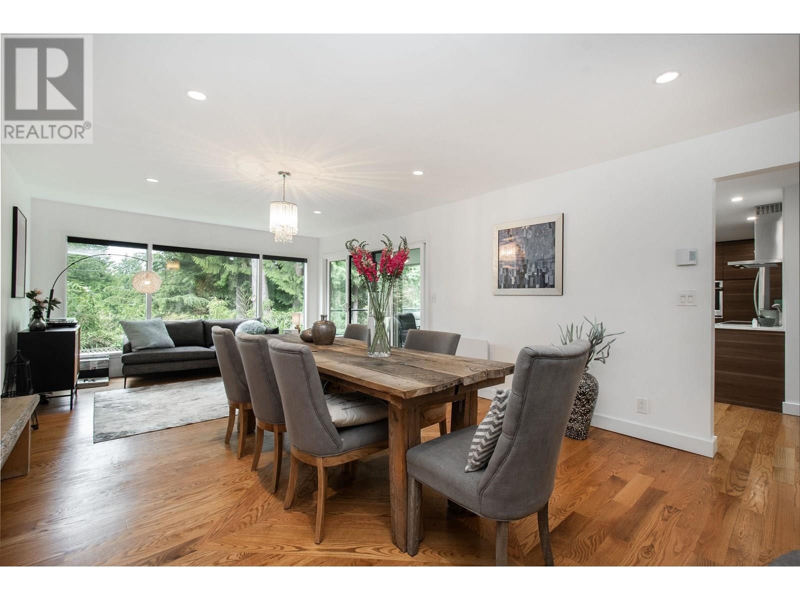 












3855 HILLCREST AVENUE

,
North Vancouver,




British Columbia
V7R4B7

