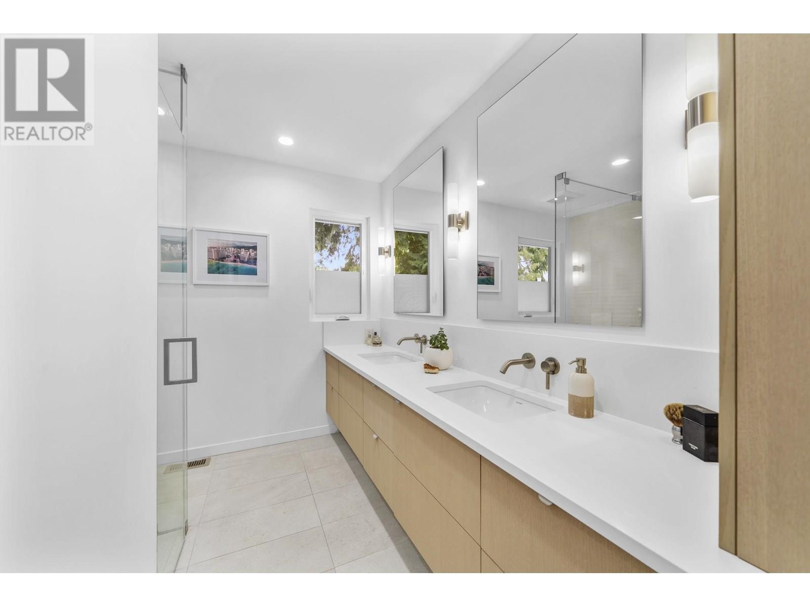 












4514 GLENWOOD AVENUE

,
North Vancouver,




British Columbia
V7R4G5

