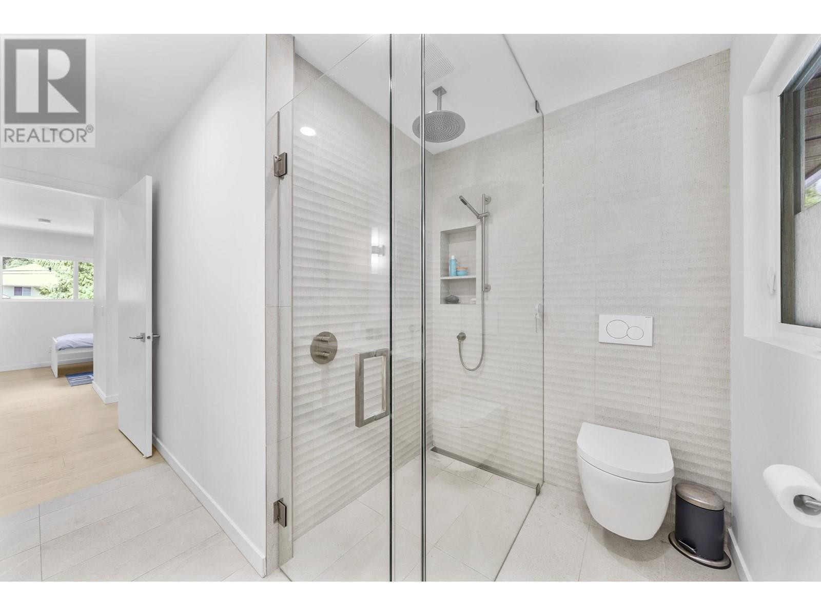 












4514 GLENWOOD AVENUE

,
North Vancouver,




British Columbia
V7R4G5

