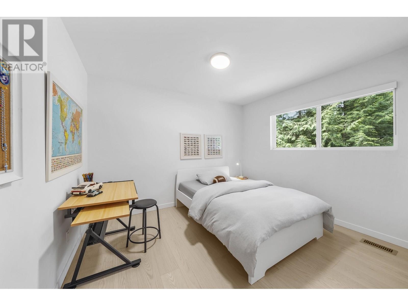 












4514 GLENWOOD AVENUE

,
North Vancouver,




British Columbia
V7R4G5

