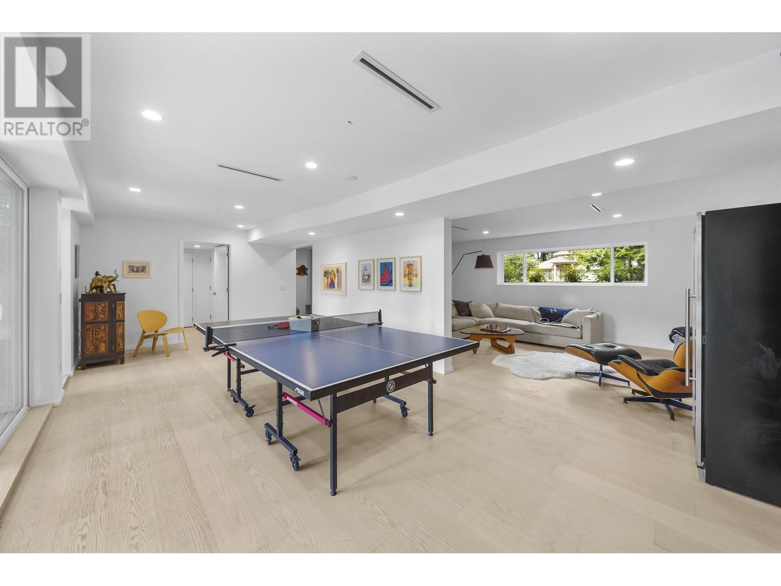 












4514 GLENWOOD AVENUE

,
North Vancouver,




British Columbia
V7R4G5

