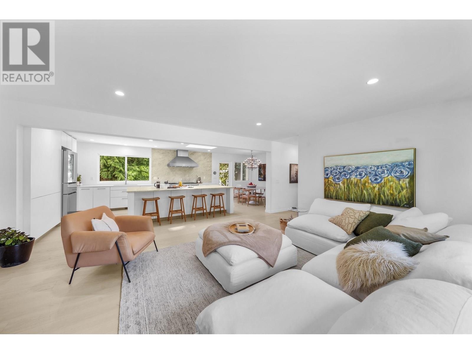












4514 GLENWOOD AVENUE

,
North Vancouver,




British Columbia
V7R4G5

