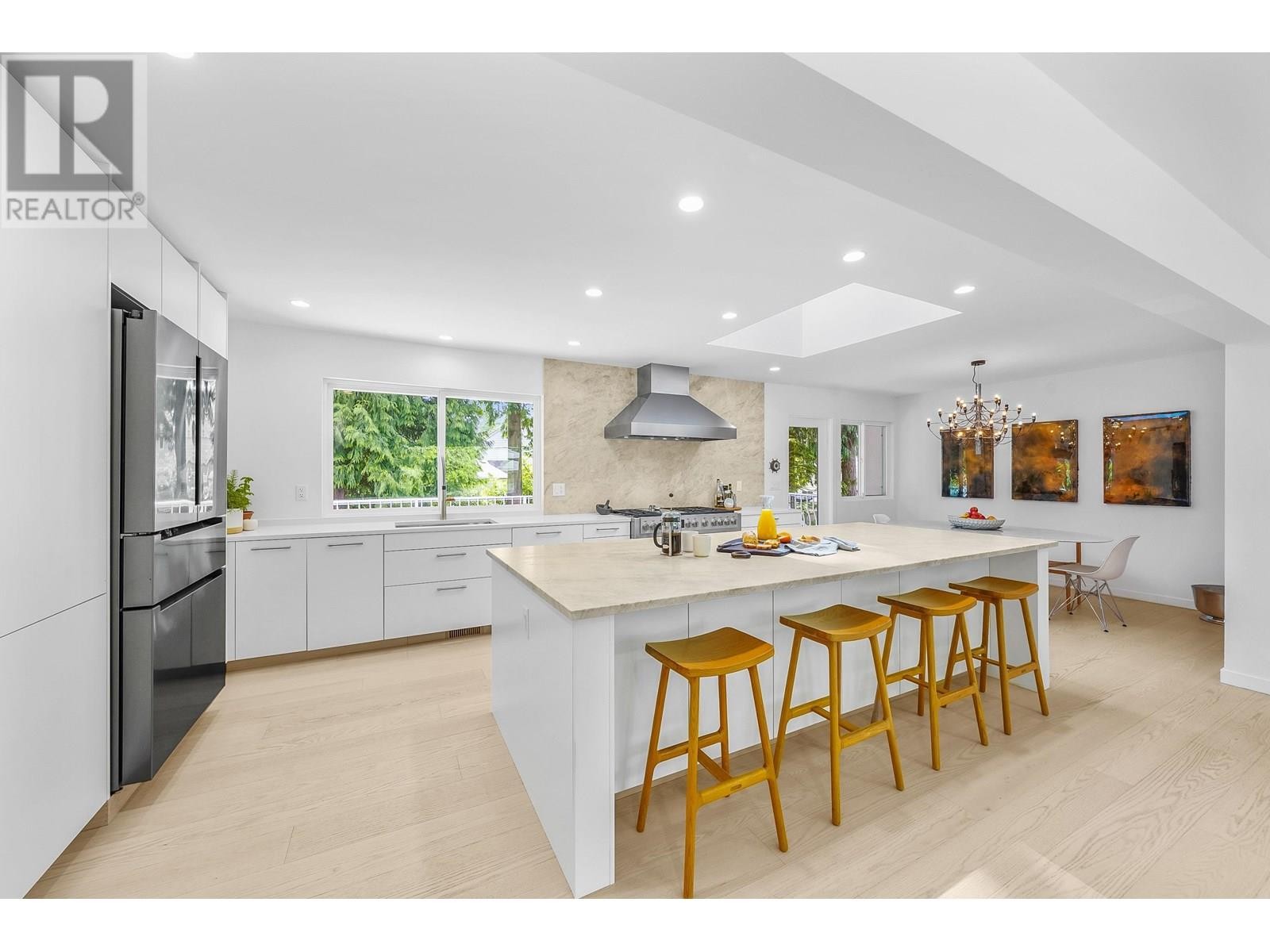 












4514 GLENWOOD AVENUE

,
North Vancouver,




British Columbia
V7R4G5

