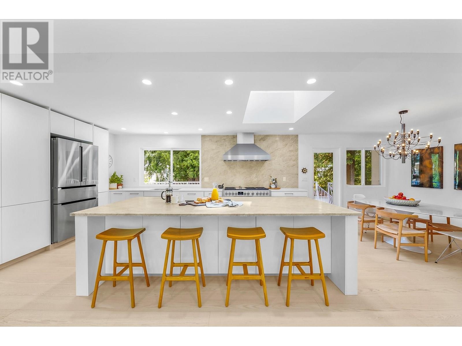 












4514 GLENWOOD AVENUE

,
North Vancouver,




British Columbia
V7R4G5

