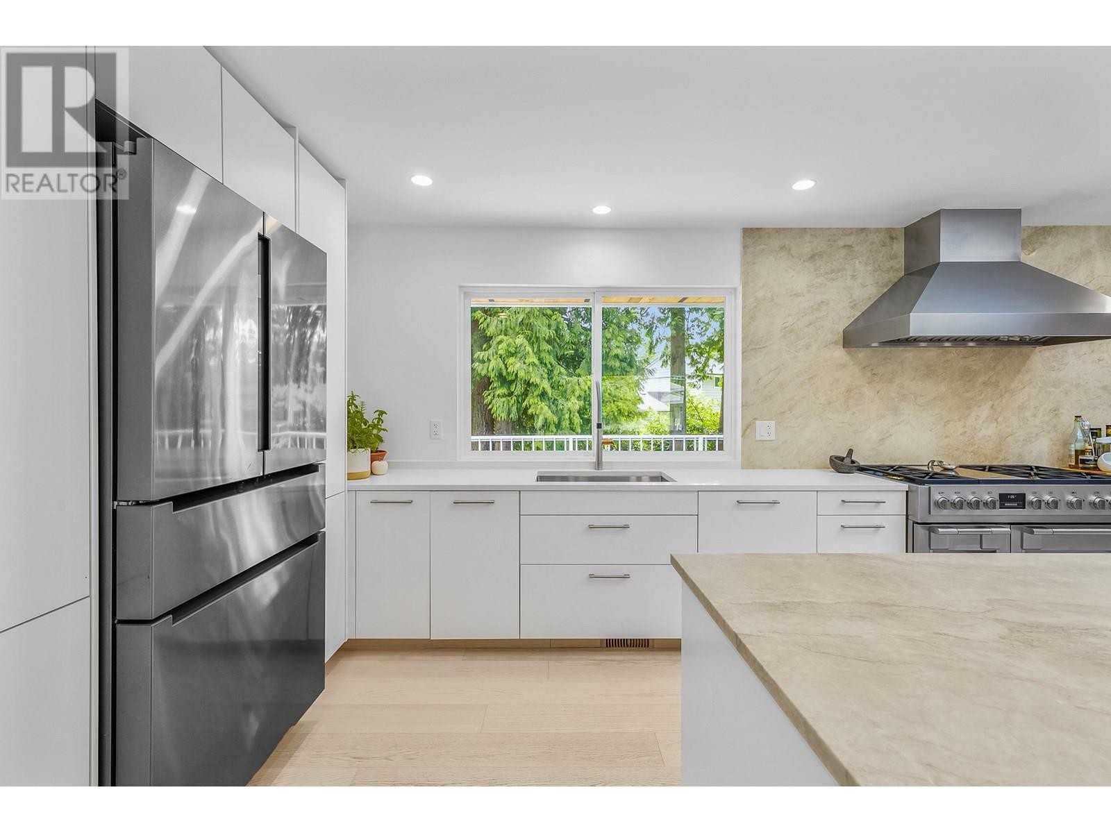 












4514 GLENWOOD AVENUE

,
North Vancouver,




British Columbia
V7R4G5

