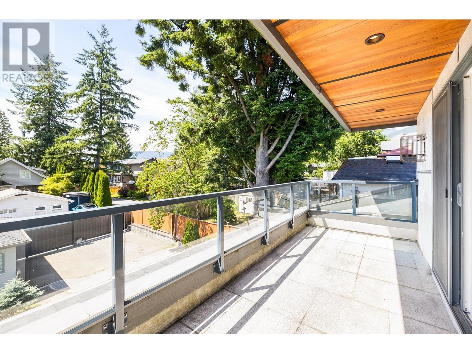 












2553 WESTERN AVENUE

,
North Vancouver,




British Columbia
V7N3L2

