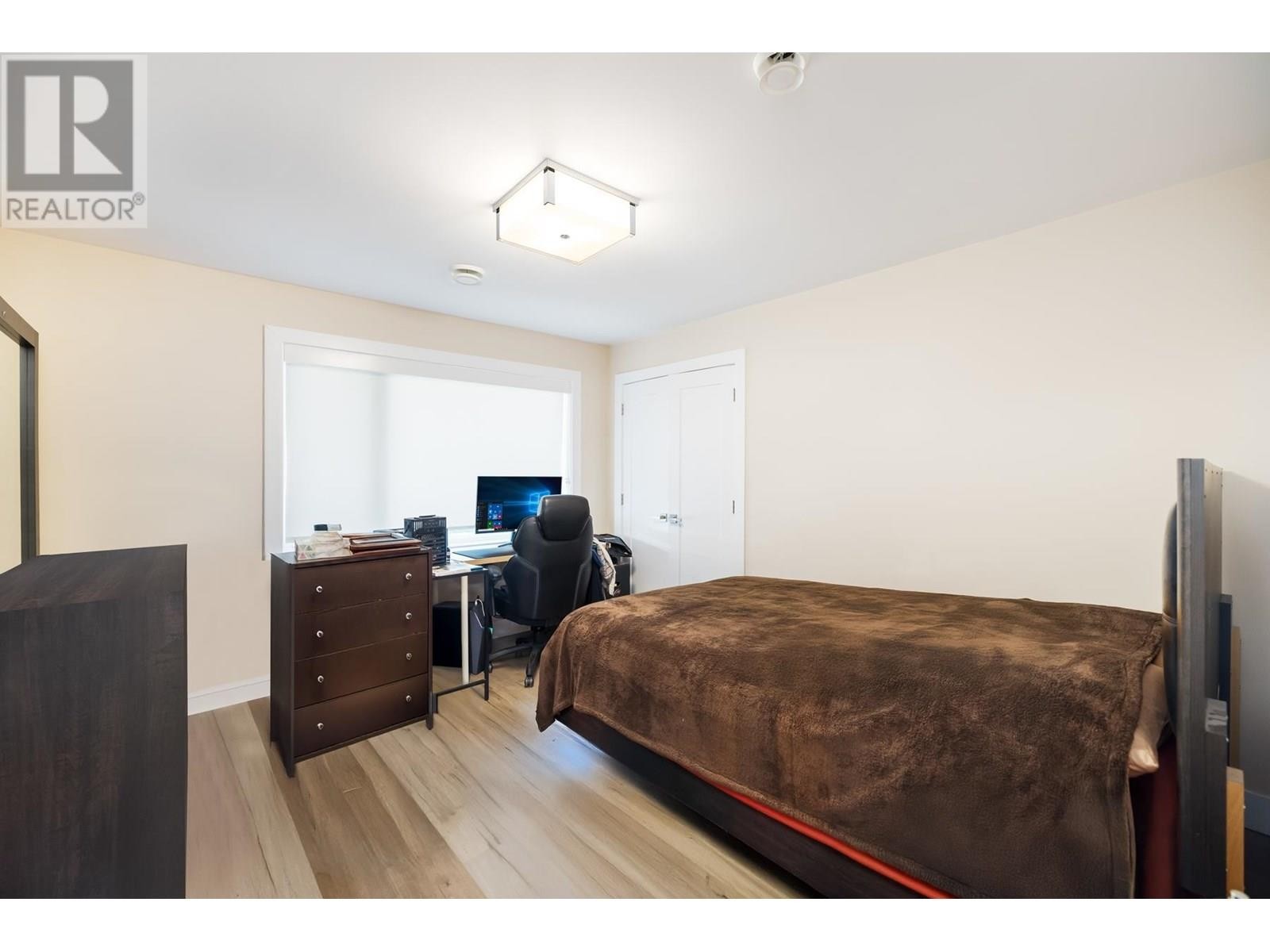 












2553 WESTERN AVENUE

,
North Vancouver,




British Columbia
V7N3L2

