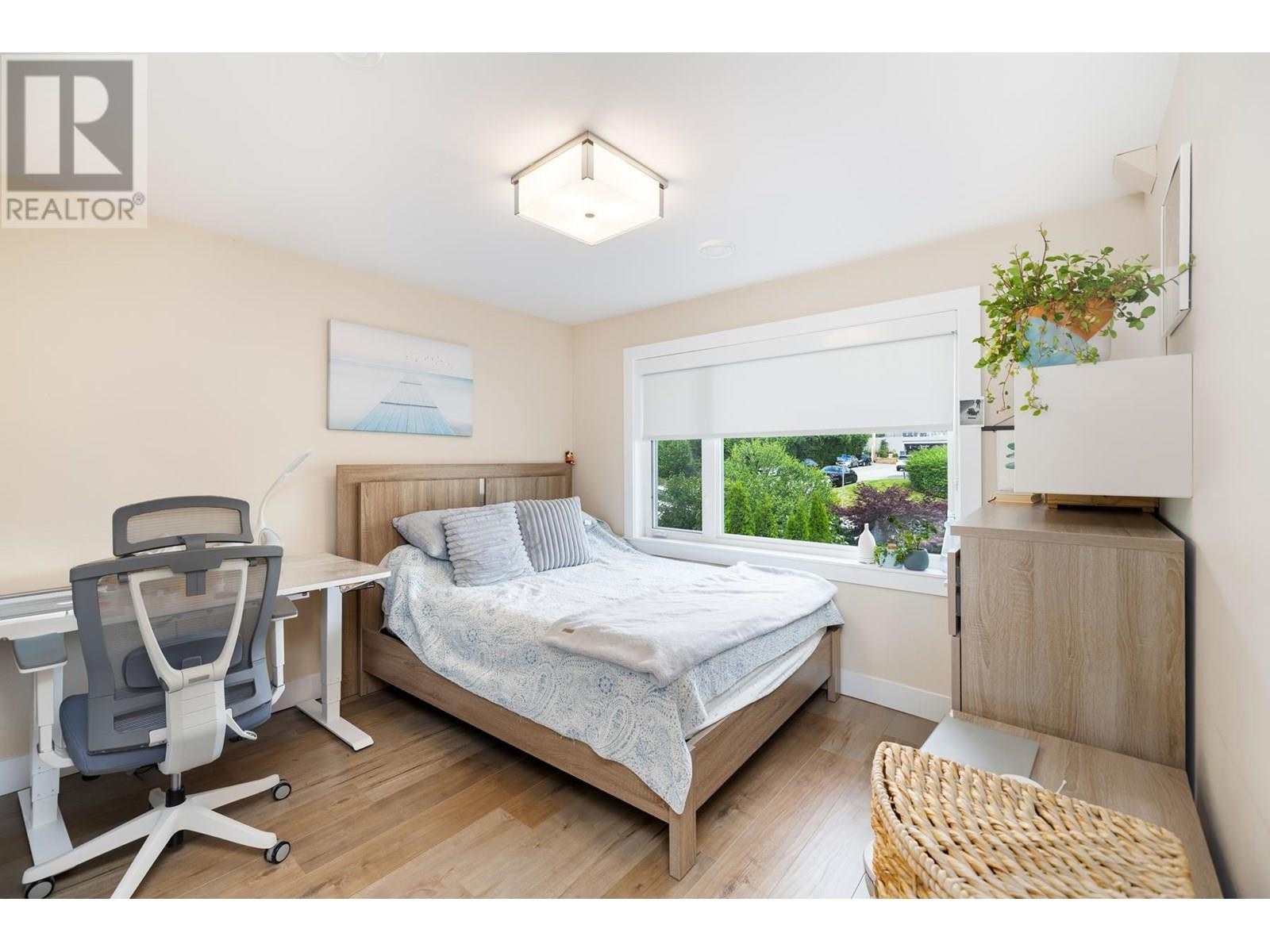 












2553 WESTERN AVENUE

,
North Vancouver,




British Columbia
V7N3L2

