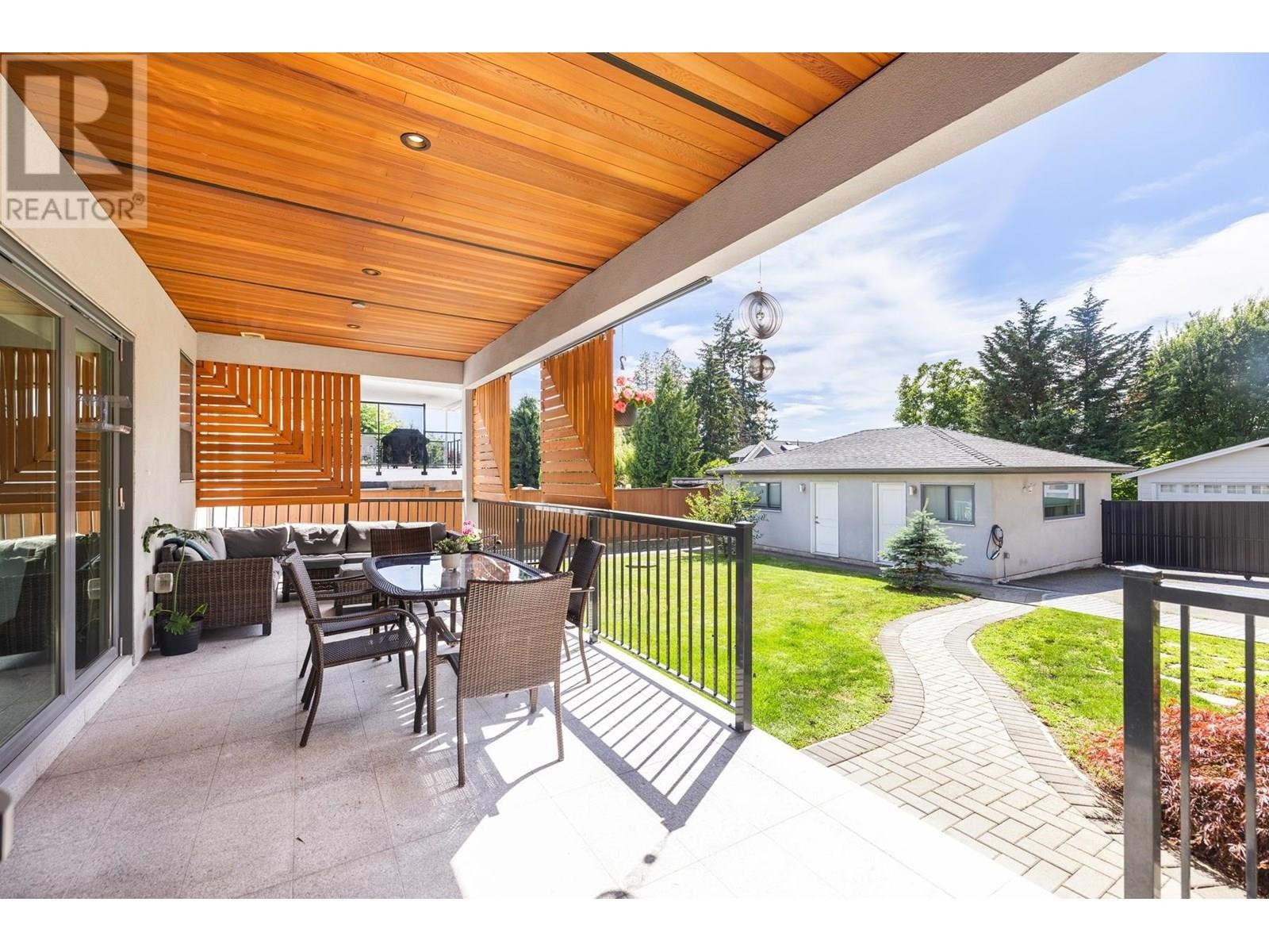 












2553 WESTERN AVENUE

,
North Vancouver,




British Columbia
V7N3L2

