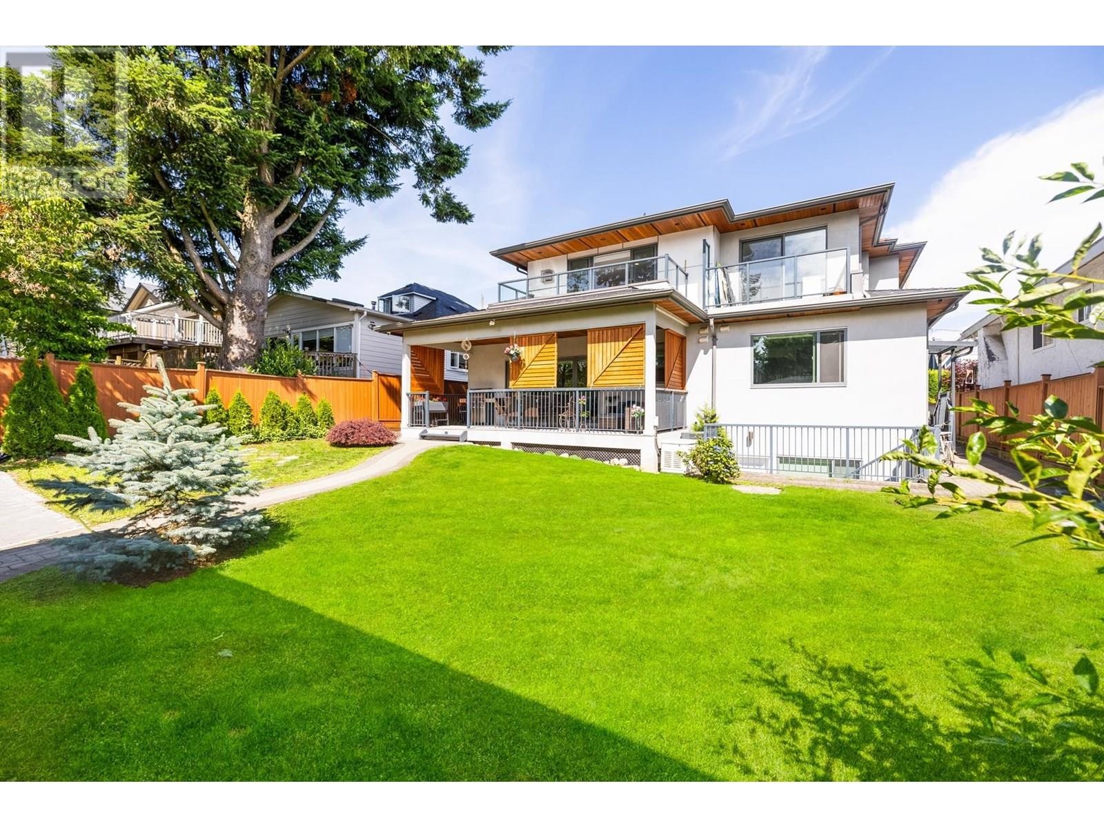 












2553 WESTERN AVENUE

,
North Vancouver,




British Columbia
V7N3L2

