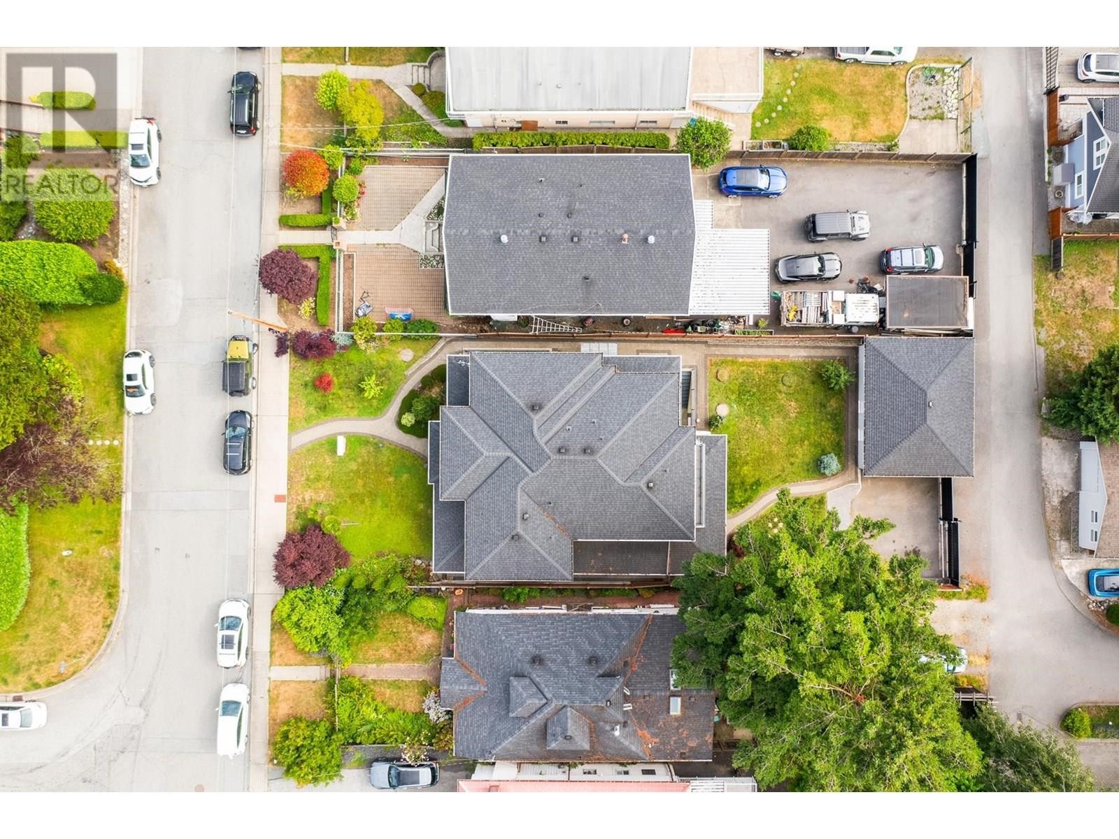 












2553 WESTERN AVENUE

,
North Vancouver,




British Columbia
V7N3L2

