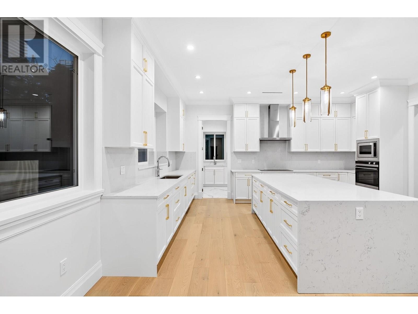 












9977 SULLIVAN STREET

,
Burnaby,




British Columbia
V3J1J1

