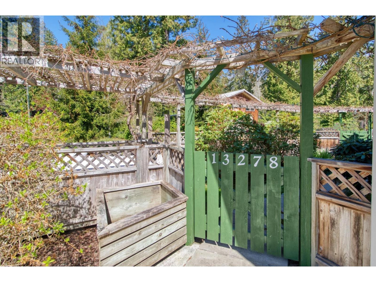 












13282 KEELSON ROAD

,
Garden Bay,




British Columbia
V0N1S1

