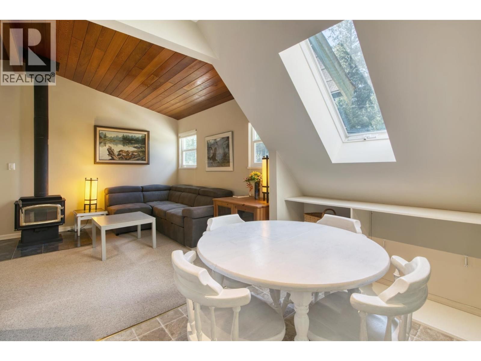 












13282 KEELSON ROAD

,
Garden Bay,




British Columbia
V0N1S1

