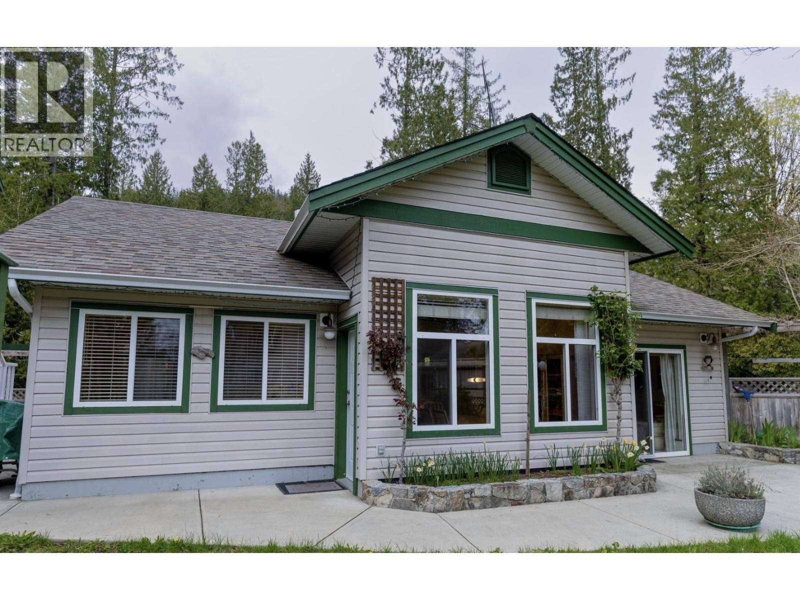 












13282 KEELSON ROAD

,
Garden Bay,




British Columbia
V0N1S1

