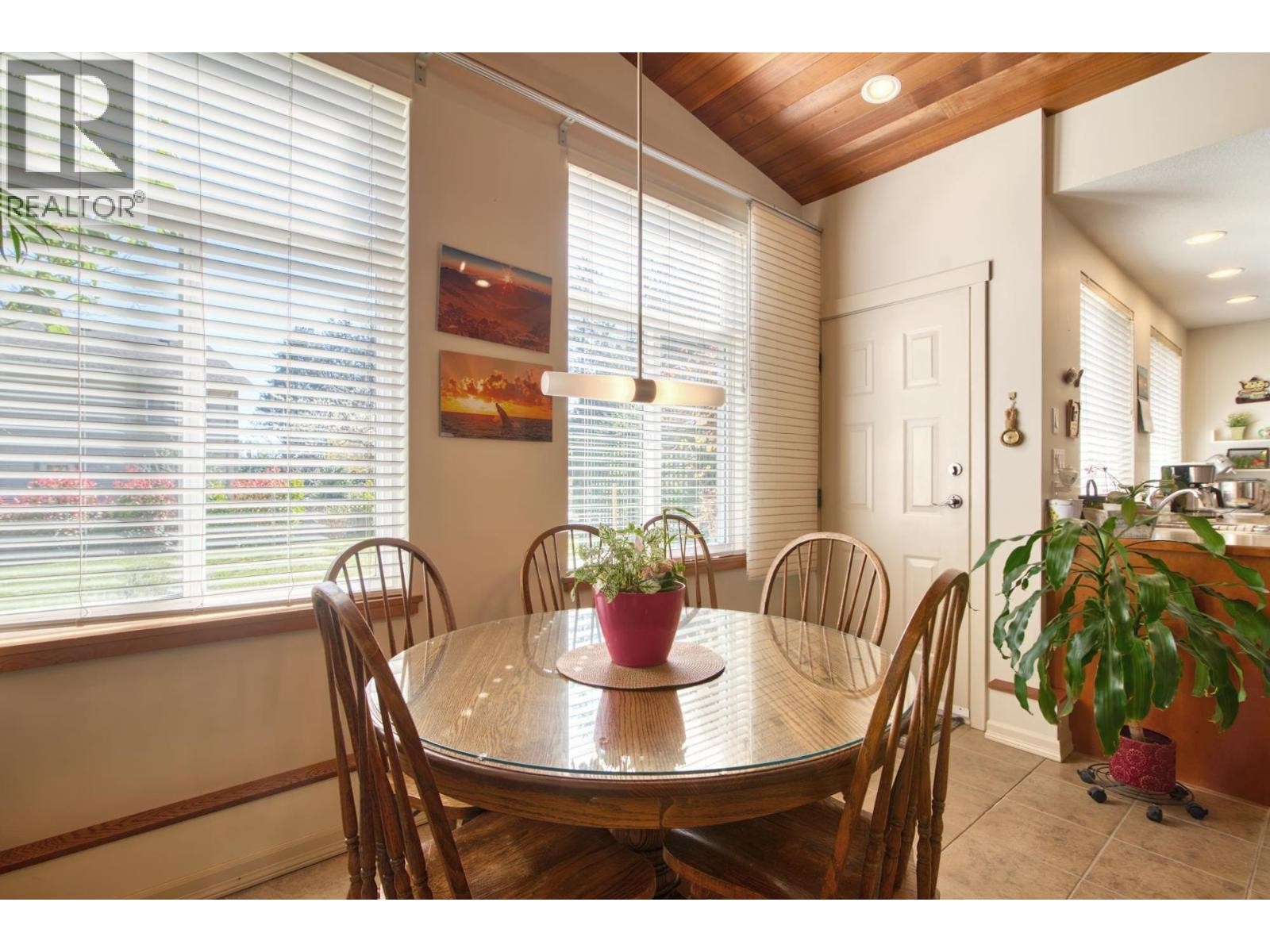 












13282 KEELSON ROAD

,
Garden Bay,




British Columbia
V0N1S1

