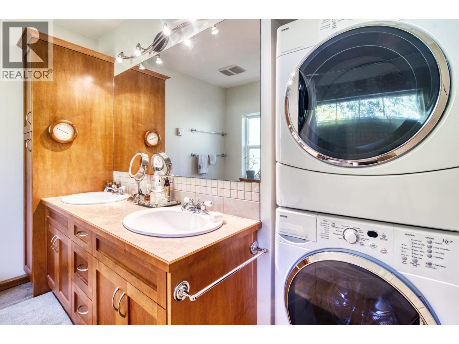 












13282 KEELSON ROAD

,
Garden Bay,




British Columbia
V0N1S1

