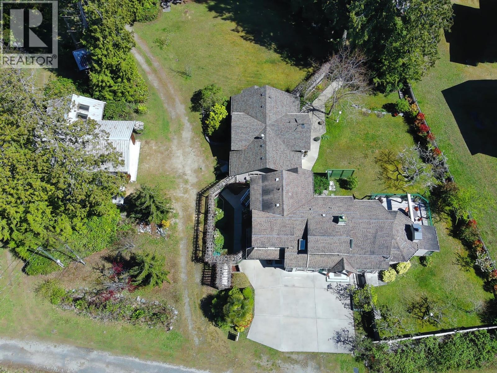 












13282 KEELSON ROAD

,
Garden Bay,




British Columbia
V0N1S1

